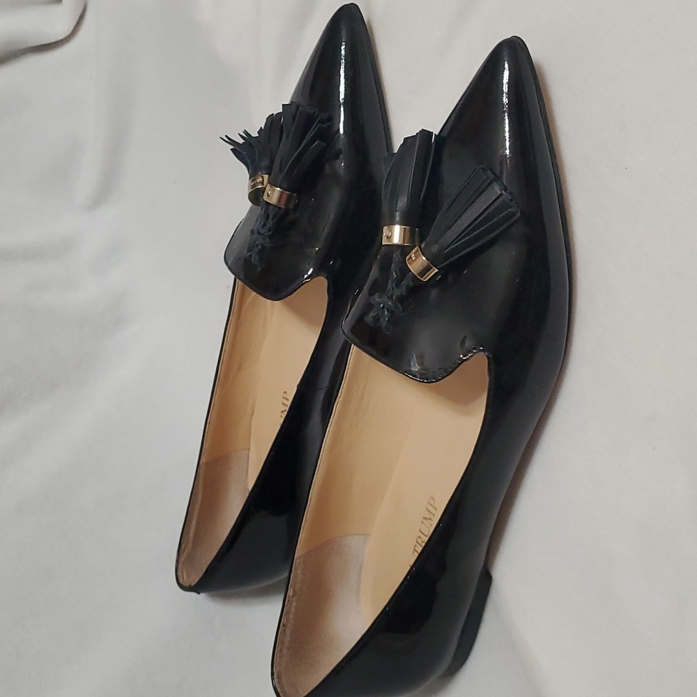 IVANKA TRUMP Pointed toe flat shoes 7 black